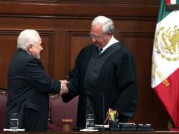Alejandro Luna Ramos (i), presidente del TEPJF y Juan Silva Meza (d), presidente de la SCJN, durante una sesión solemne. EL UNIVERSAL  /