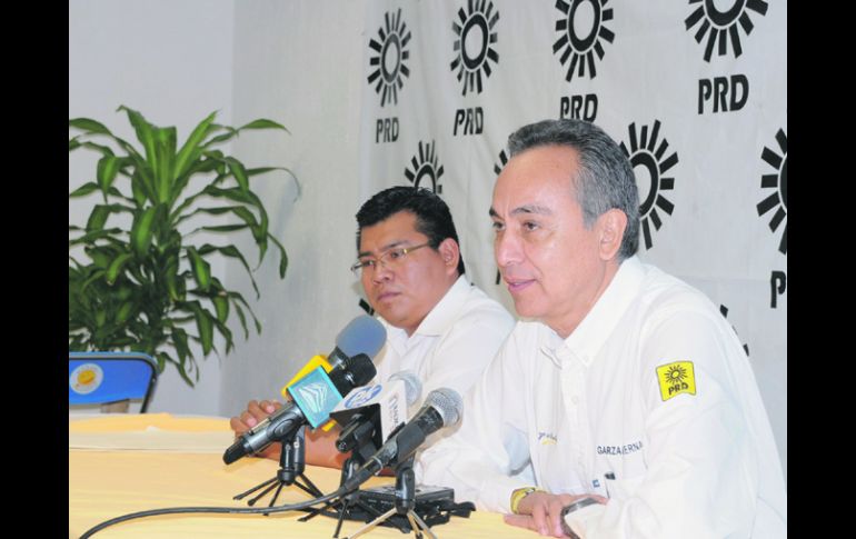 Fernando Garza sostuvo ayer una reunión con miembros de la Unión de Pueblos Indígenas de Jalisco. ESPECIAL  /