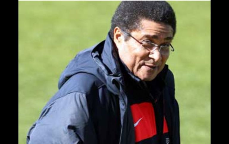 Ésta es la cuarta vez desde diciembre que el exfutbolista ha necesitado ser hospitalizado. ESPECIAL  /