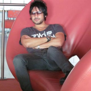 Beto Cuevas colabora con Leire en su nuevo disco