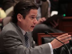 Rogelio Carbajal, representante del PAN ante el IFE, presenta una ampliación a la queja por el caso Monex-Peña Nieto. ARCHIVO  /