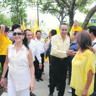 Fernando Garza visita la Colonia Oblatos