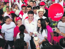 Como parte de su agenda en el último día de campañas políticas, Aristóteles Sandoval encabezó un mitin en la Cuna Alfarera. ESPECIAL  /