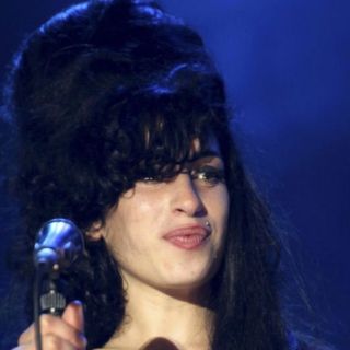 Lanzarán en EU e Inglaterra biografía de Amy Winehouse