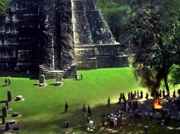 Los últimos tres bloques de la escalinata hacen referencia al 13 B'actun. ARCHIVO  /