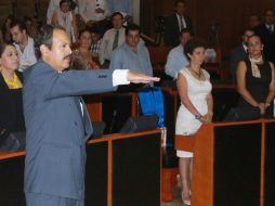 Miguel Ángel Alba Chávez tomó protesta por segunda ocasión porque el TAE invalidó la primera.  /