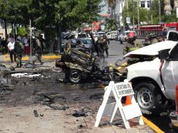 Un coche bomba estalló frente a la Presidencia Municipal de Nuevo Laredo la mañana de este viernes. EL UNIVERSAL  /
