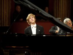 Alondra de la Parra dejó lucir al pianista adolescente Jan Lisiecki.  /