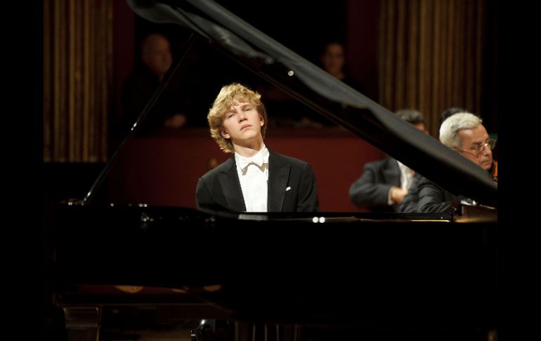 Alondra de la Parra dejó lucir al pianista adolescente Jan Lisiecki.  /
