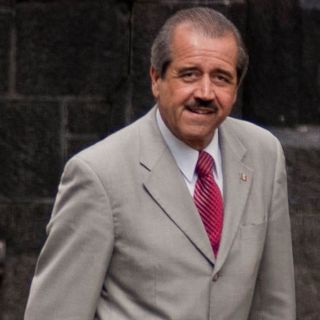 Educación y salud, bases para desarrollo del país: Córdova Villalobos