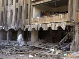 Los conflictos en Siria continúan. En imagen, el edificio de la Dirección de Finanzas destruido por un coche bomba. EFE  /
