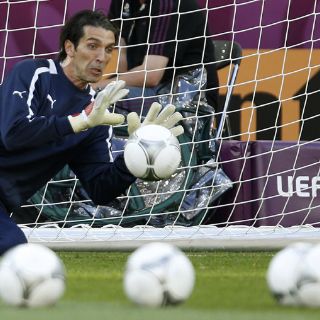 Buffon busca sorprender