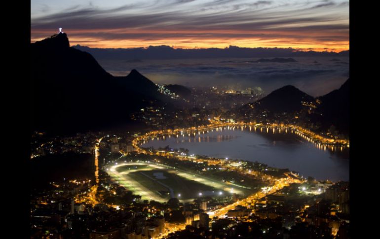 Sus famosos símbolos de tarjeta postal como el cerro del Pao de Açucar, es el argumento con que Brasil postuló a Río. AP  /
