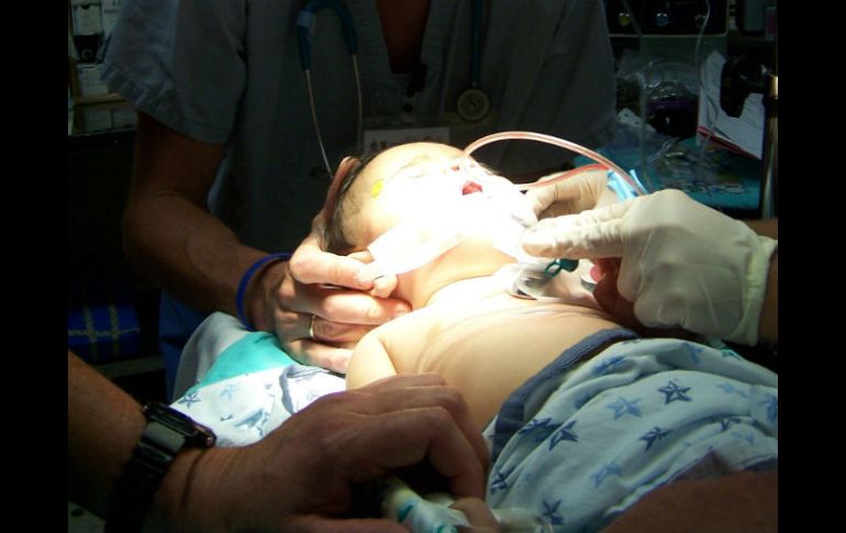 Aunque al inicio fue una técnica polémica, la fecundación in vitro se ha aceptado como un método eficaz para tener hijos. ARCHIVO  /