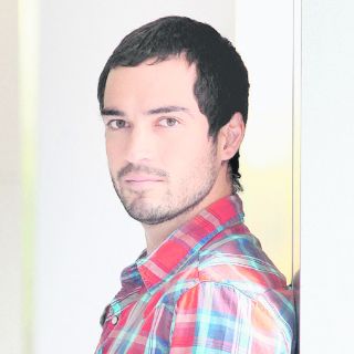 Poncho Herrera juega de 10 en la televisión