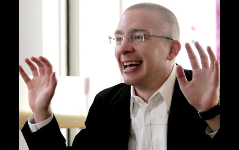 El periodista Karo Hämäläinen durante la entrevista concedida con motivo de la presentación de su libro. EFE  /