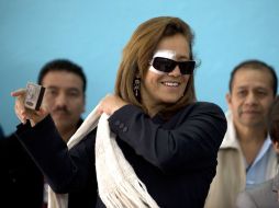 Margarita Zavala dejó el hopistal por unos momentos para ejercer su voto. AFP  /