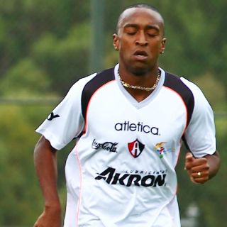 Luis Bolaños está sufriendo por derecha