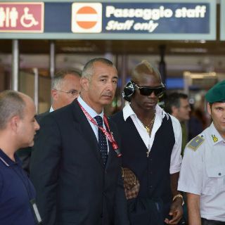 Italia recibe a su selección con aplausos