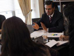 Peña Nieto, virtual ganador de los comicios presidenciales, se reunió con reporteros de medios extranjeros. REUTERS  /