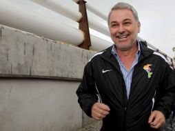 El gobernador del Estado, hizo el anuncio cuando acudió a supervisar las obras del paso elevado en calzada Juan Pablo II.  /