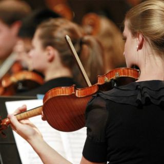 Alec Baldwin realiza gran donación a la Filarmónica de NY