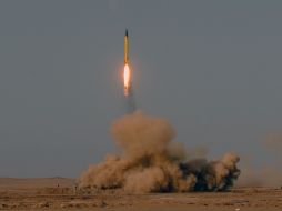 Irán dijo que probó con éxito misiles de mediano alcance capaces de alcanzar a Israel. AP  /