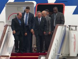 Raúl Castro en su llegada a Beijing. AP  /
