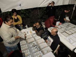El IFE ha procedido a un recuento de votos ante supuestas irregularidades en las votaciones. REUTERS  /