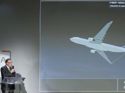 Alain Bouillard, investigador encargado del caso, presenta el informe del accidente. REUTERS  /