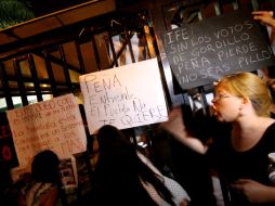 Manifestación de integrantes de #YoSoy132 en Guadalajara ayer. AFP  /