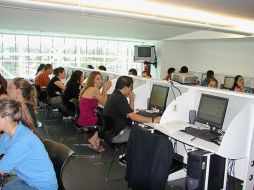 Existen millones de personas utilizando Twitter o cualquier servicio de internet alrededor del mundo, dijo Mark Graham. ESPECIAL  /