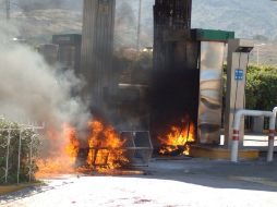 El 12 de diciembre de 2011 dos estudiantes de la Escuela Normal Rural de Ayotzinapa fallecieron durante una manifestación. ARCHIVO  /