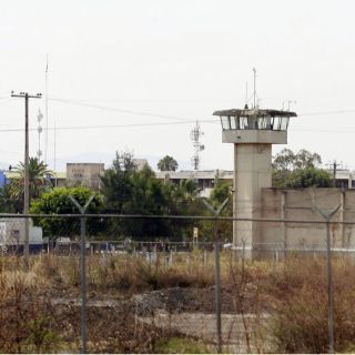 Sentencian a dos personas por delitos federales