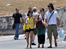 Un grupo de personas visita la Feria Internacional de Turismo en La Habana, dónde el año pasado se le dedicó el foro a México. ARCHIVO  /