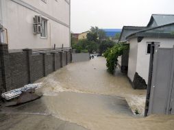 Por lo menos 78 personas murieron a causa de lluvias torrenciales que precipitaron hasta un metro de altura. AFP  /