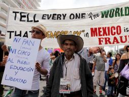 En las manifestaciones a lo largo de México, convergieron jóvenes y adultos en un mismo reclamo.  /