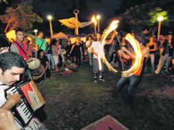 132. No todo es política. En la acampada del movimiento #YoSoy132 también existen espacios para a diversión y el entretenimiento.  /