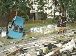 La imagen muestra los daños causados por las fuertes lluvias caídas en la población de Krimski. EFE  /