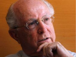 El poeta y director Jaime Labastida, invita a tomar parte en los premios internacionales de Ensayo y Narrativa. ARCHIVO  /