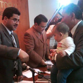 Zamora y Casillas reciben constancia de mayoría