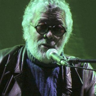 Evocan a Facundo Cabral con homenaje en su honor a un año de su muerte