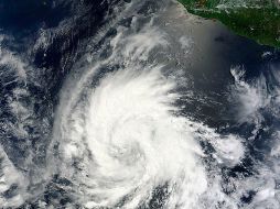 'Emilia' se ubicaba a 930 kilómetros de Manzanillo, alejándose de costas nacionales. REUTERS - NASA  /