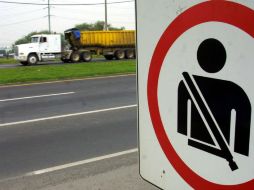 Las mujeres utilizan más el cinturón, con un 78%, contra un 69.4% de los hombres.  /