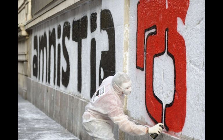 ETA reclama especialmente una amnistía para sus presos, unos 700 que cumplen condena en cárceles españolas y francesas. ARCHIVO  /