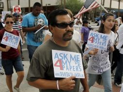 La encuesta reveló que 36 % de los hispanos votarán por los demócratas contra cinco por ciento republicanos. ARCHIVO  /