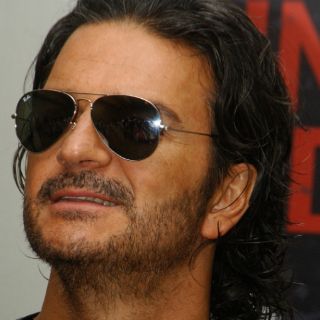 Obtiene Ricardo Arjona discos de Oro y Platino por ''Independiente''