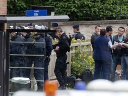 Una unidad de élite de la policía parisina dirigió el rescate. El secuestrador será interrogado, su móvil no ha sido aclarado. AP  /