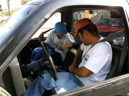 Hasta junio de 2012, 33.2 por ciento de los copilotos utiliza el cinturón de seguridad, 5.8 más que antes de la campaña. ARCHIVO  /