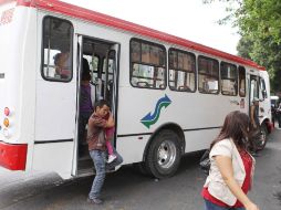 El accidente ocurrió en el cruce de Federalismo y Prisciliano Sánchez.  /